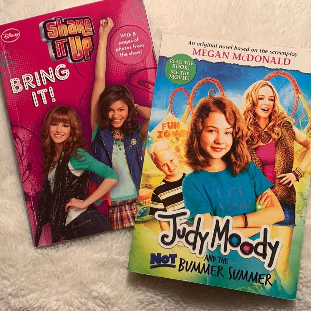 ☄️2/$15☄️Book to movie set